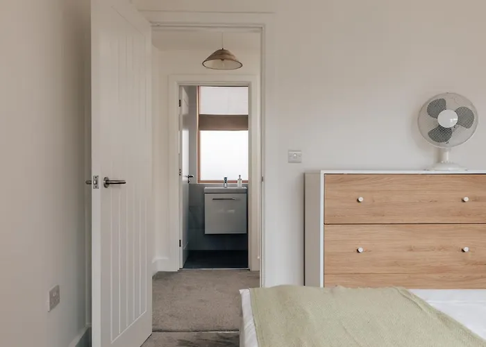 Redland In Bespoke 1 Of 2