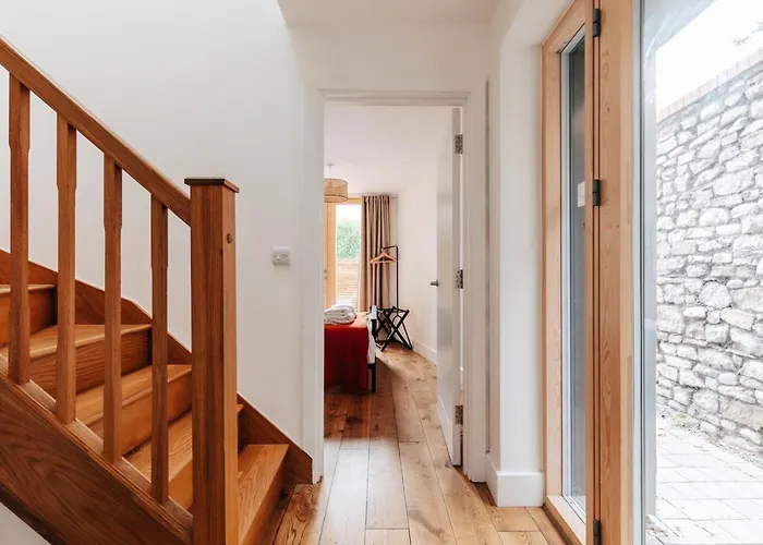 Redland In Bespoke 1 Of 2 *